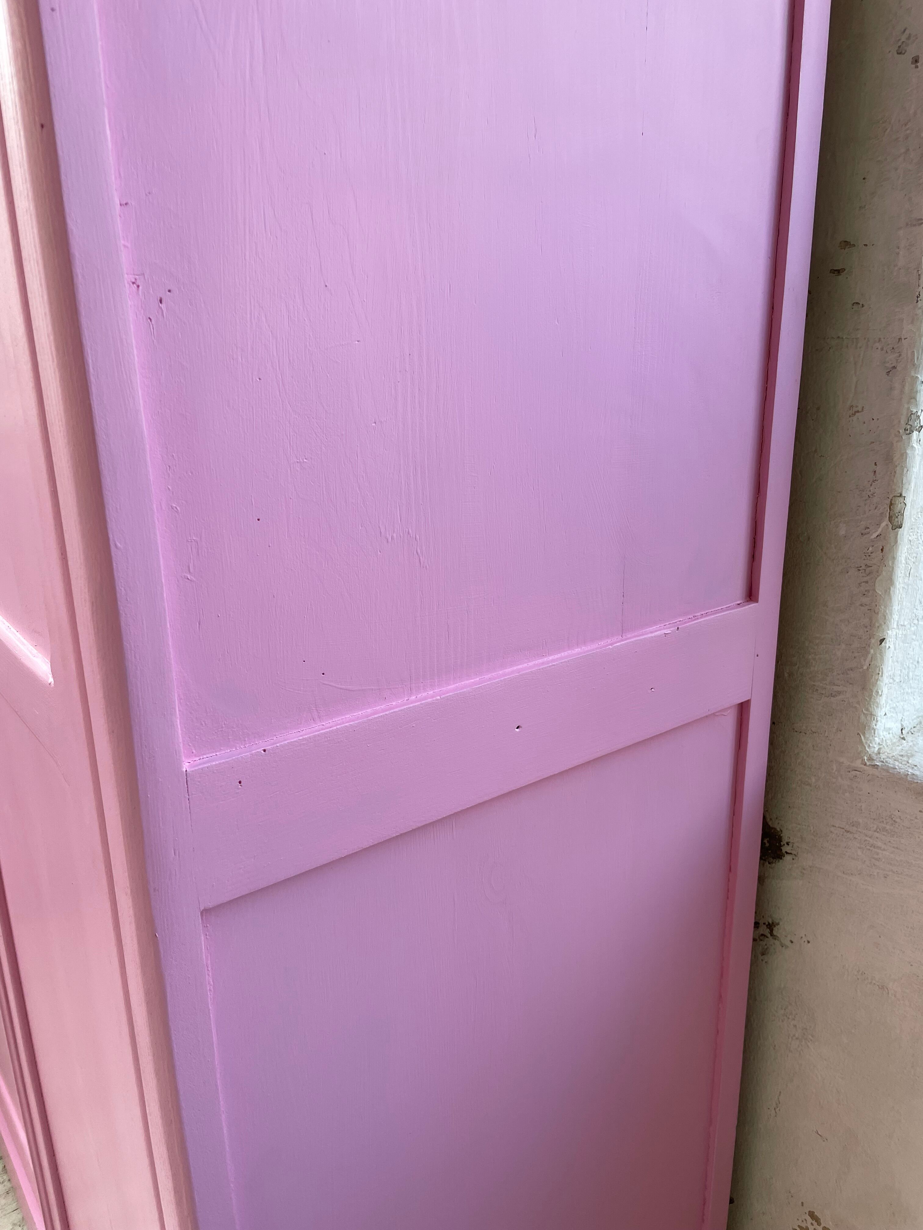 Pink knitted cabinet