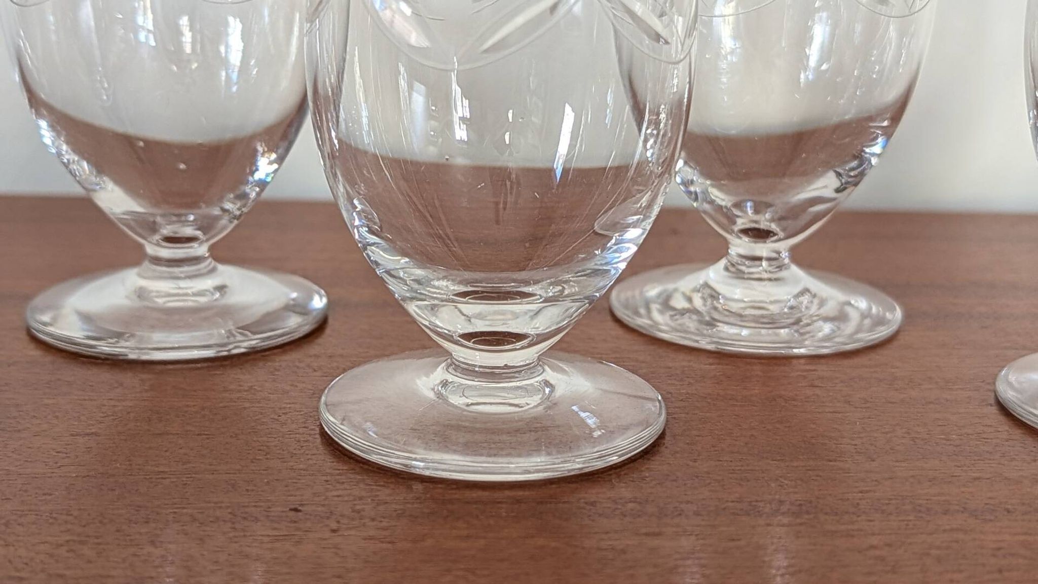 Set of 7 engraved crystal glasses