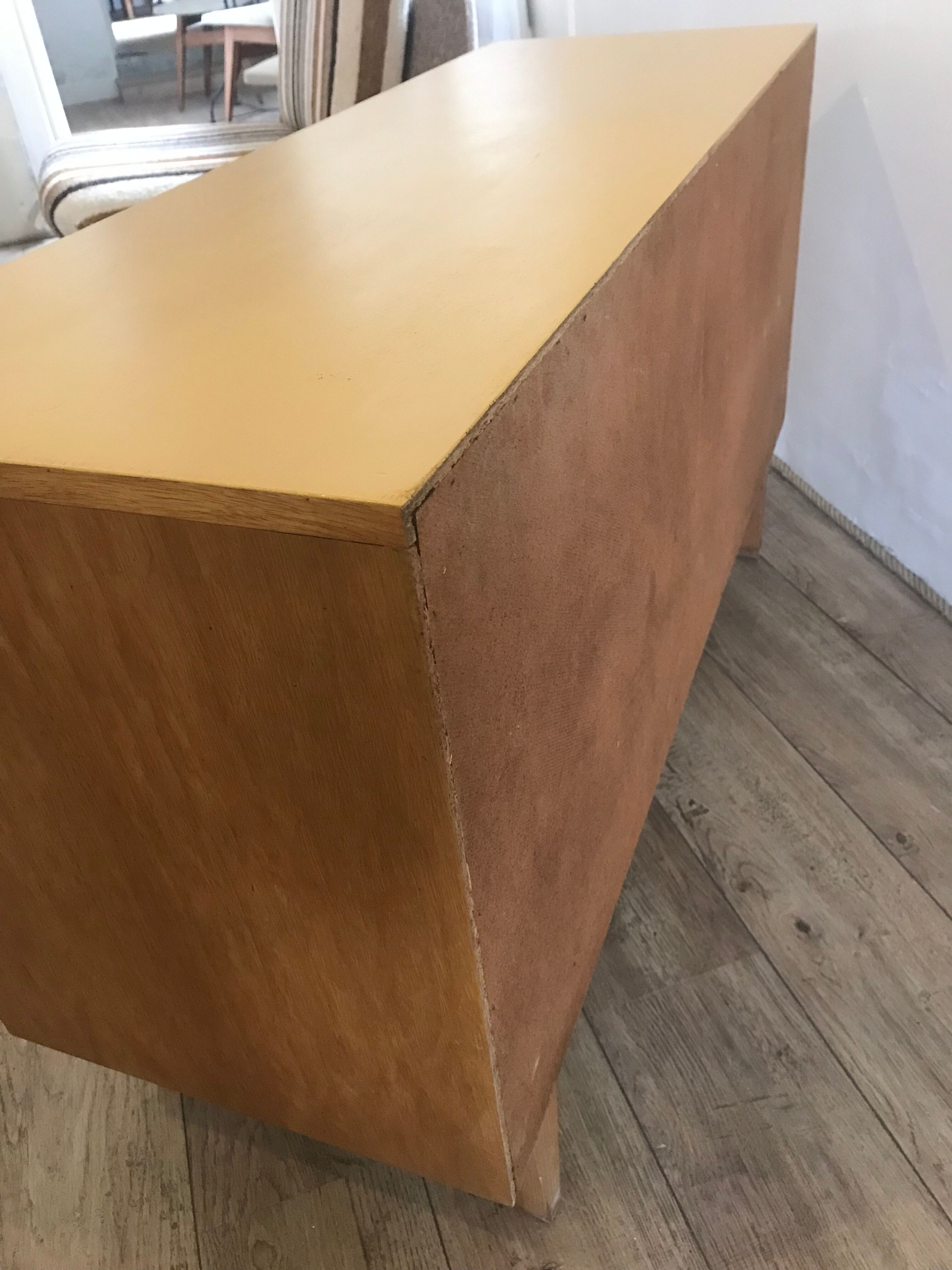 Enfilade buffet vintage stockings 1960-1980's