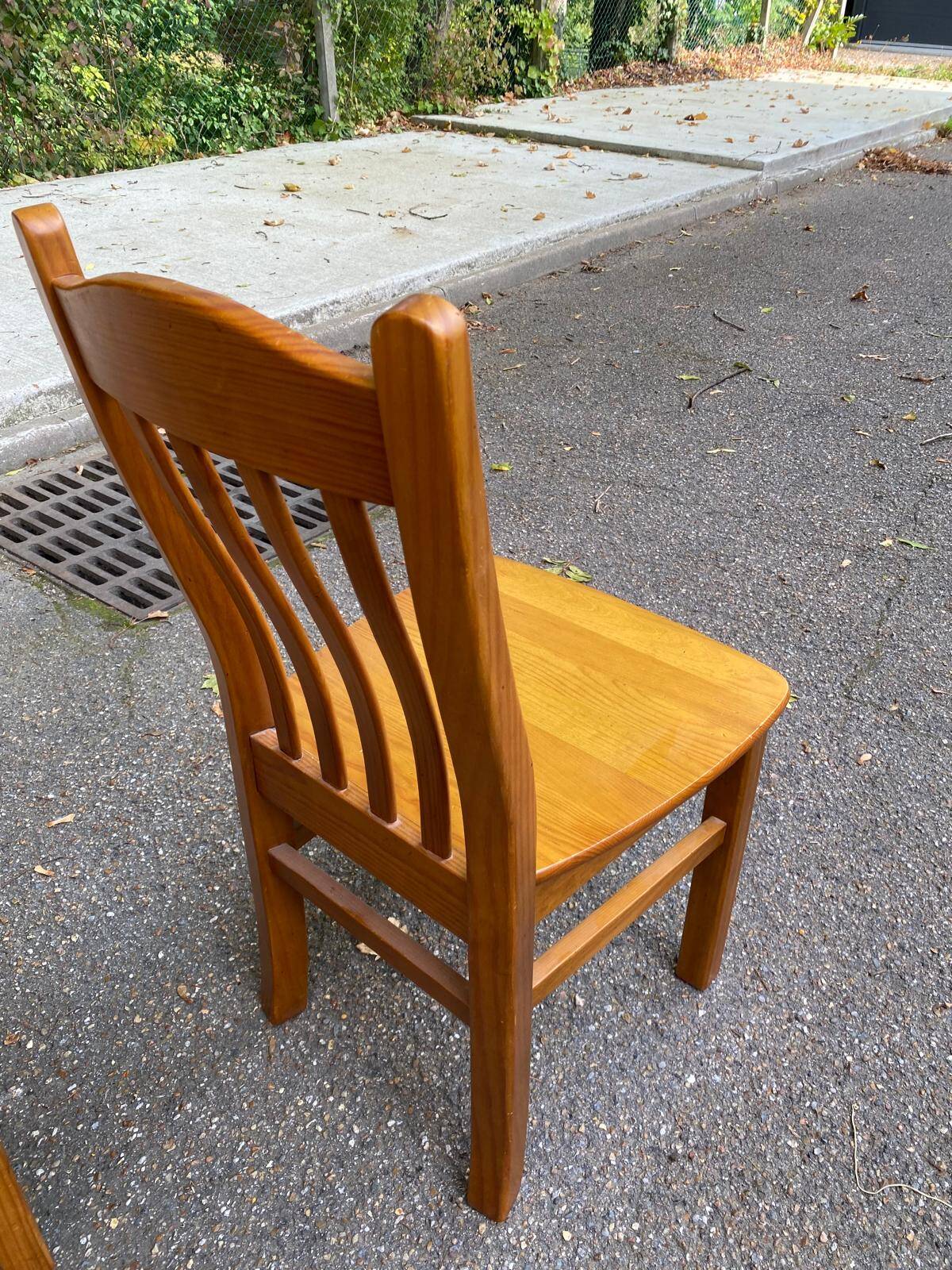 4 Scandinavian solid wood chairs 1970