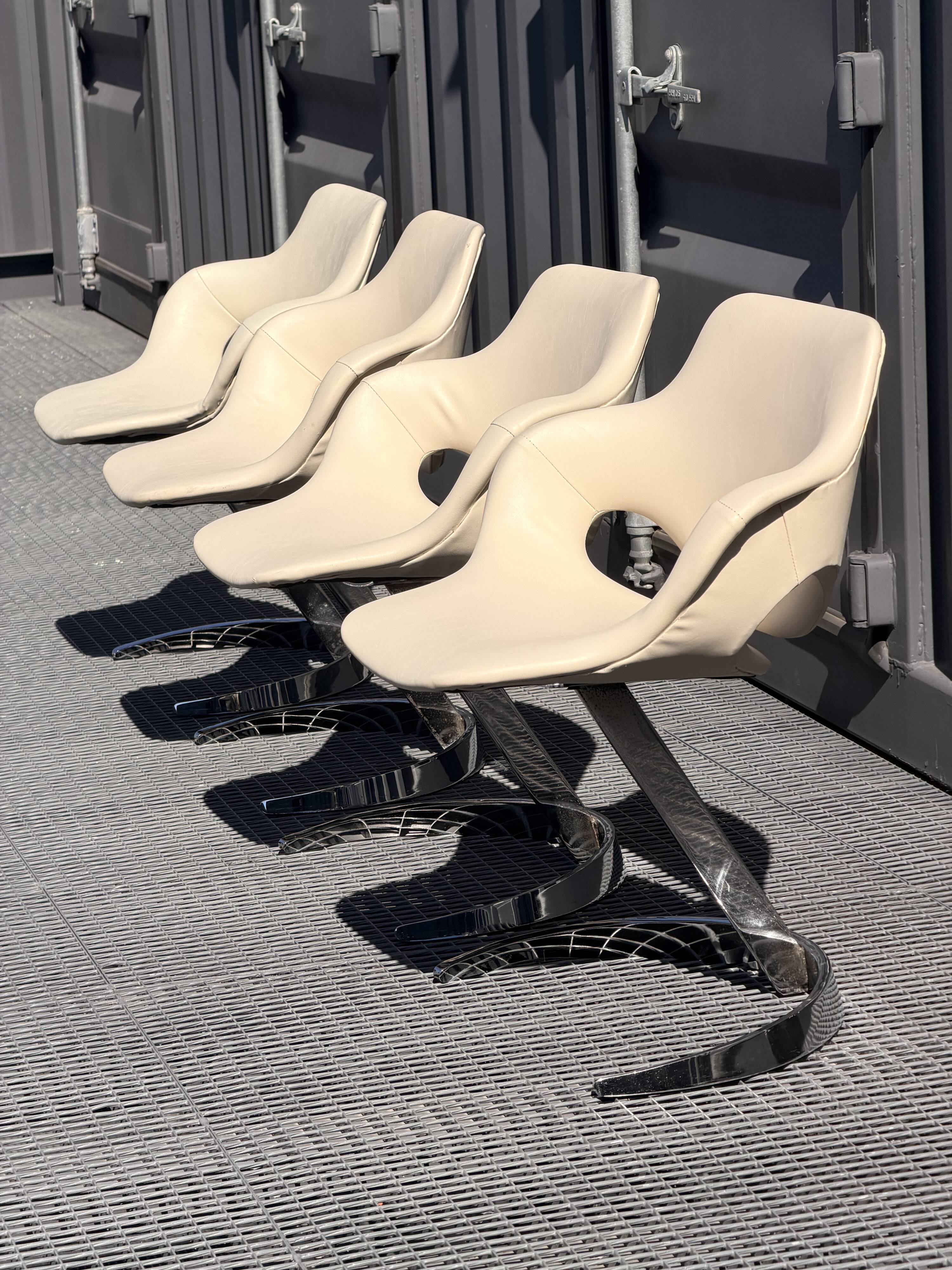 Dining Room Set Scimitar Boris Tabacoff MMM 1970 | Glass and Chrome