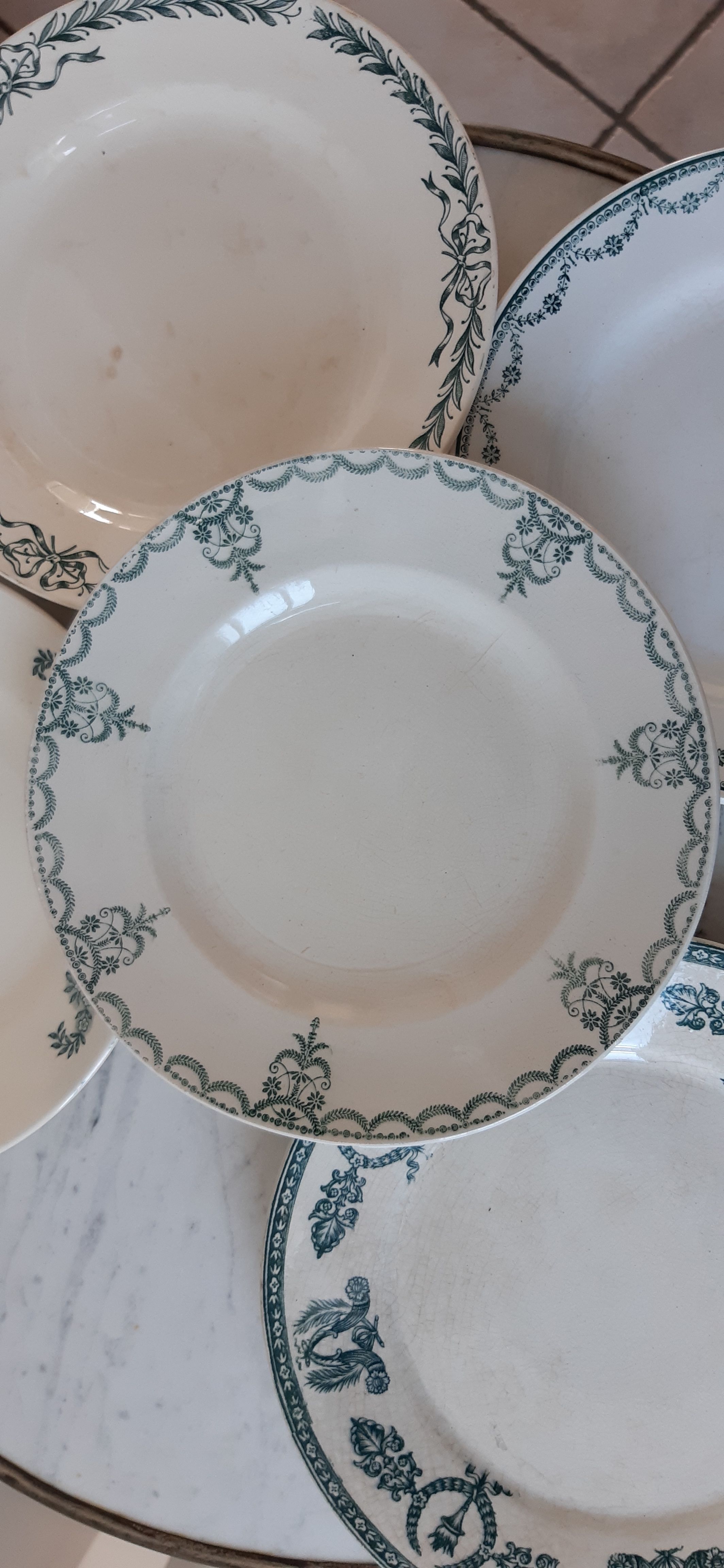 Set of 6 flat plates mismatched nineteenth century, St Amand, Digoin, Moulin des Loups, Lonchamp