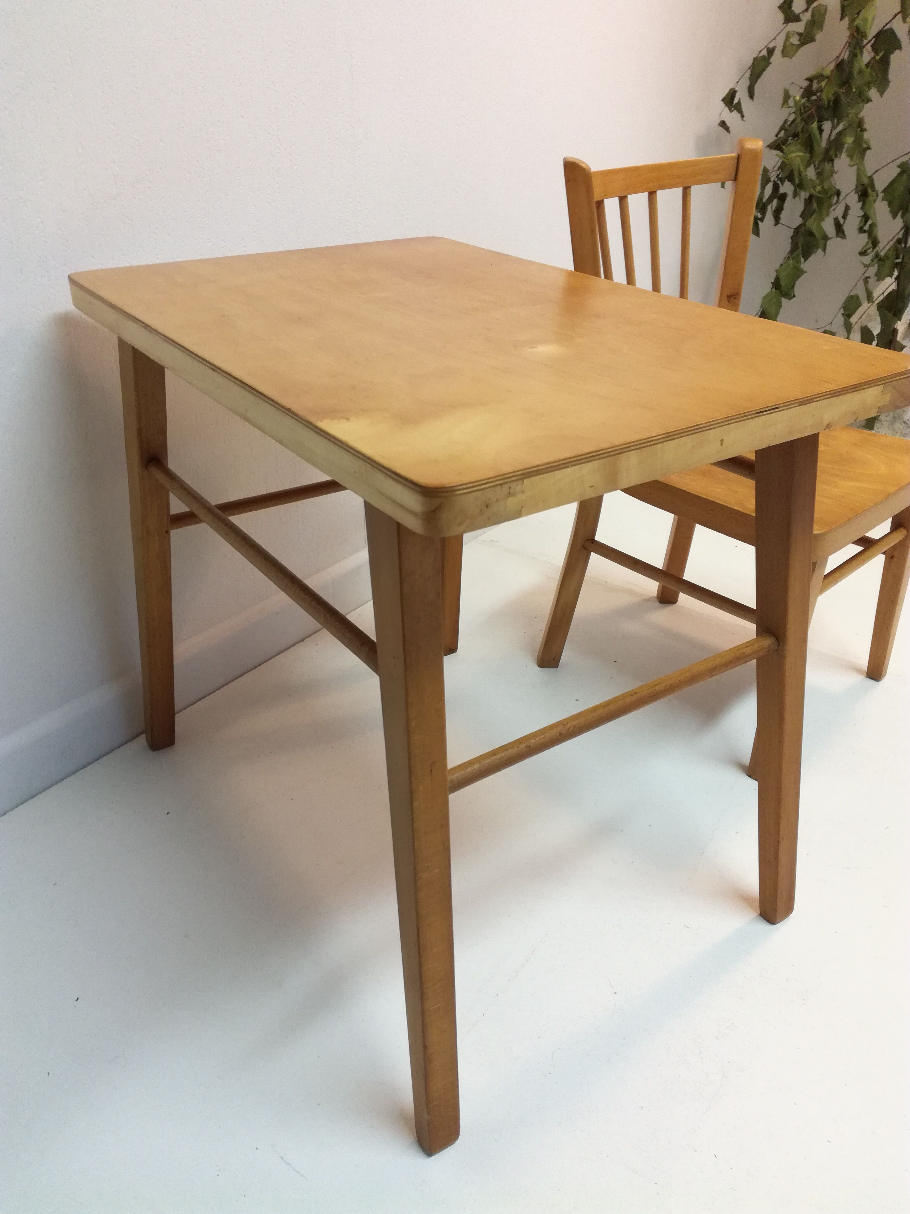 Desk and chair baumann