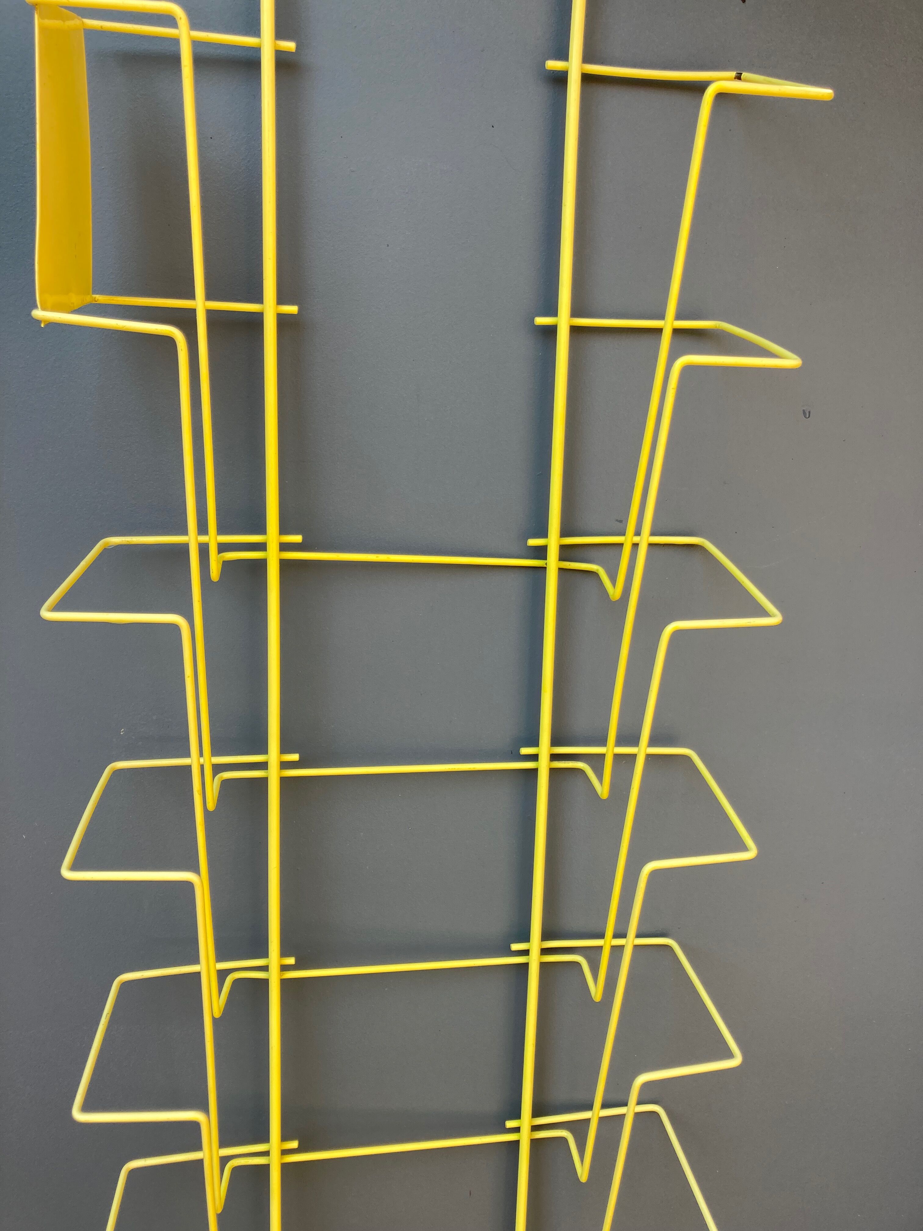 Bookseller's mercantile display