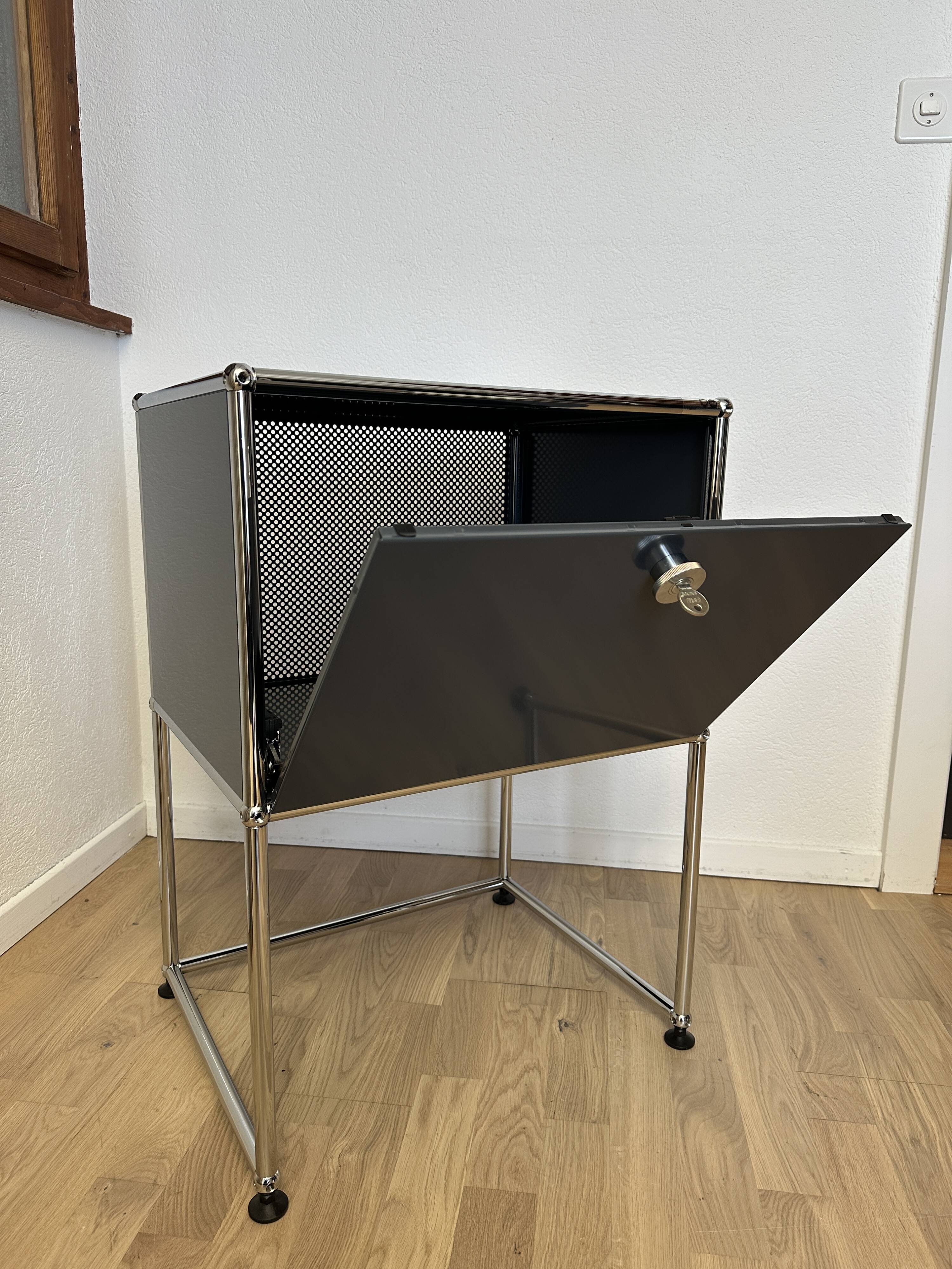 USM Haller side table in Anthracite Grey