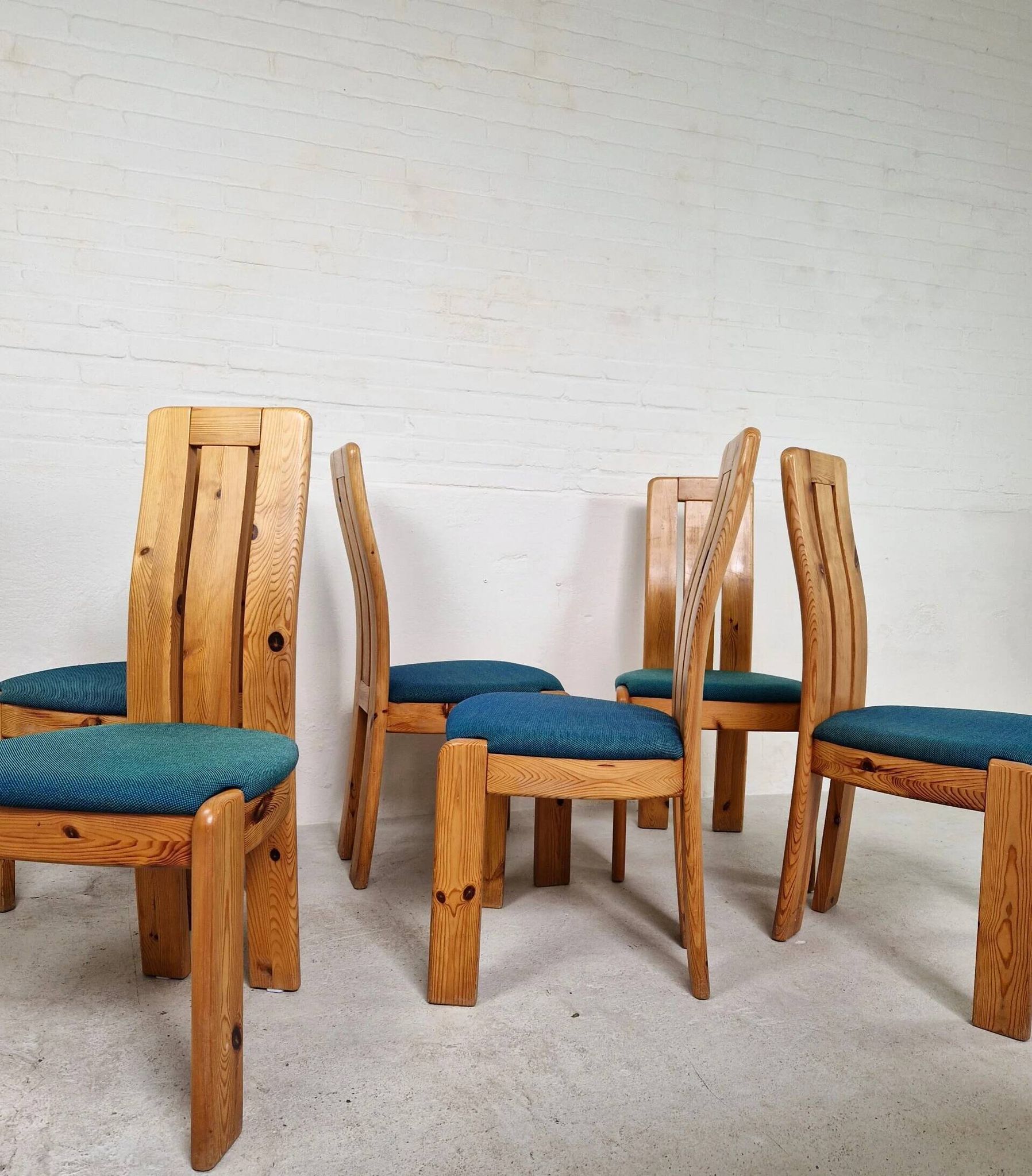 Ensemble de 6 chaises de salle à manger en pin danois, années 1970.