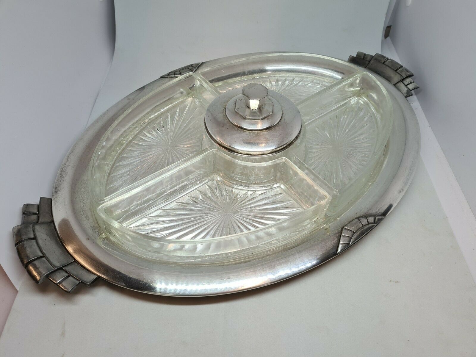 Art deco presentation dish in silver metal and glass compartments