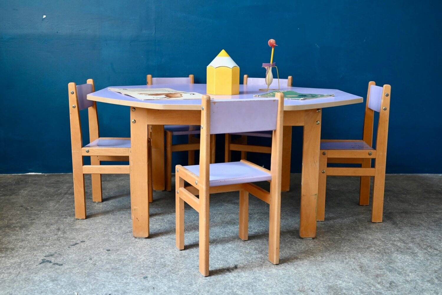 Vintage 1970s octagonal children's table in beech and lilac formica, with 5 chairs.
