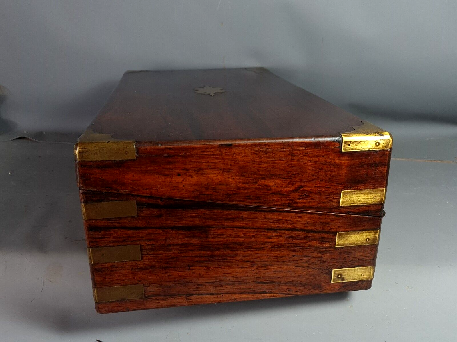 Coffret écritoire acajou avec tiroirs secrets Angleterre XIXe siècle SB