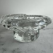 Lot de 2 bougeoirs en verre moulé