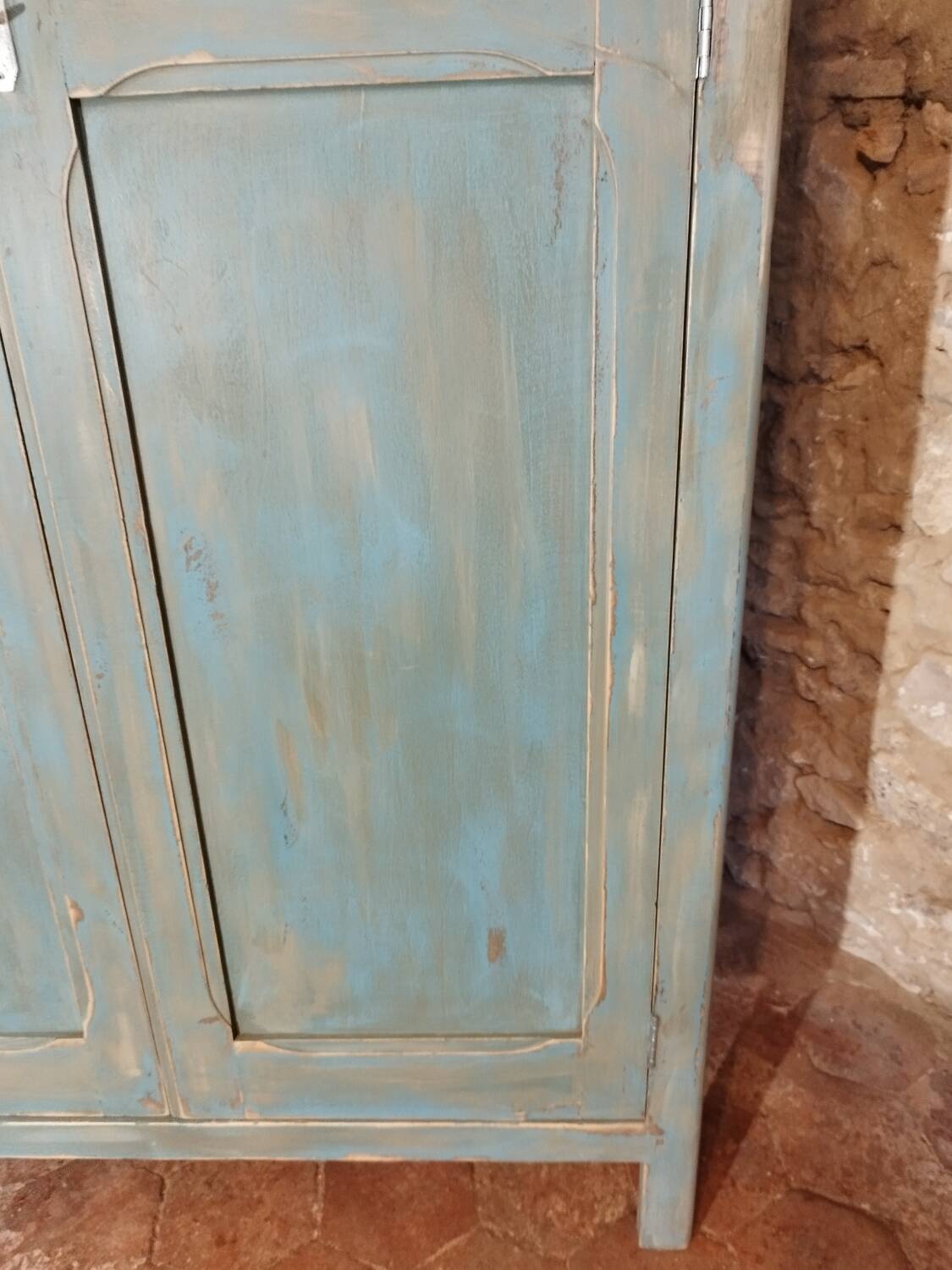 Armoire parisienne