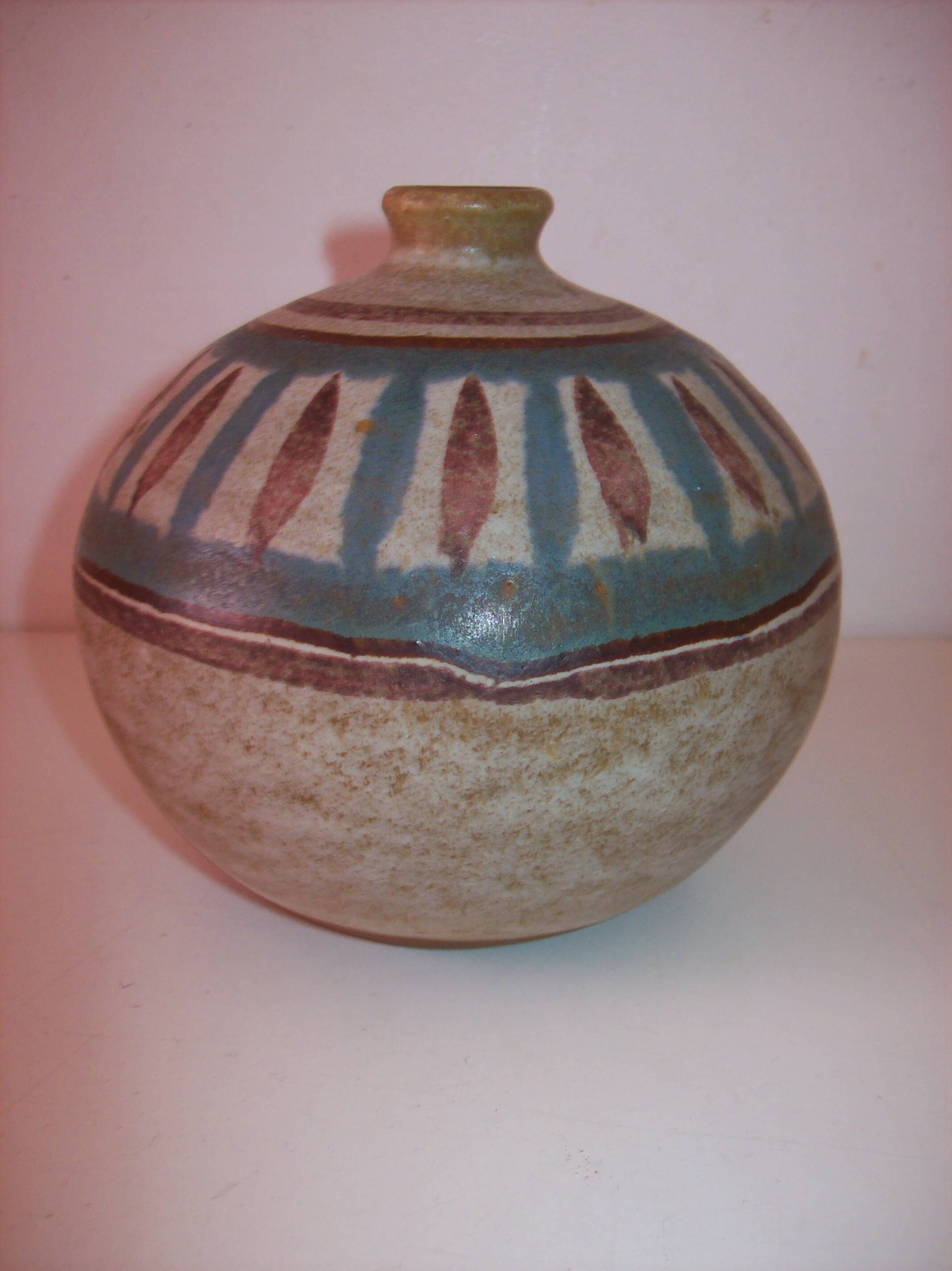 Vase boule en grès vintage signé Kamini