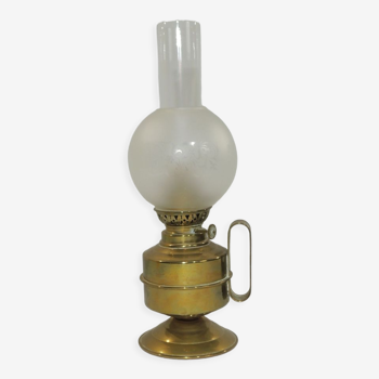 Antique/vintage kerosene lamp