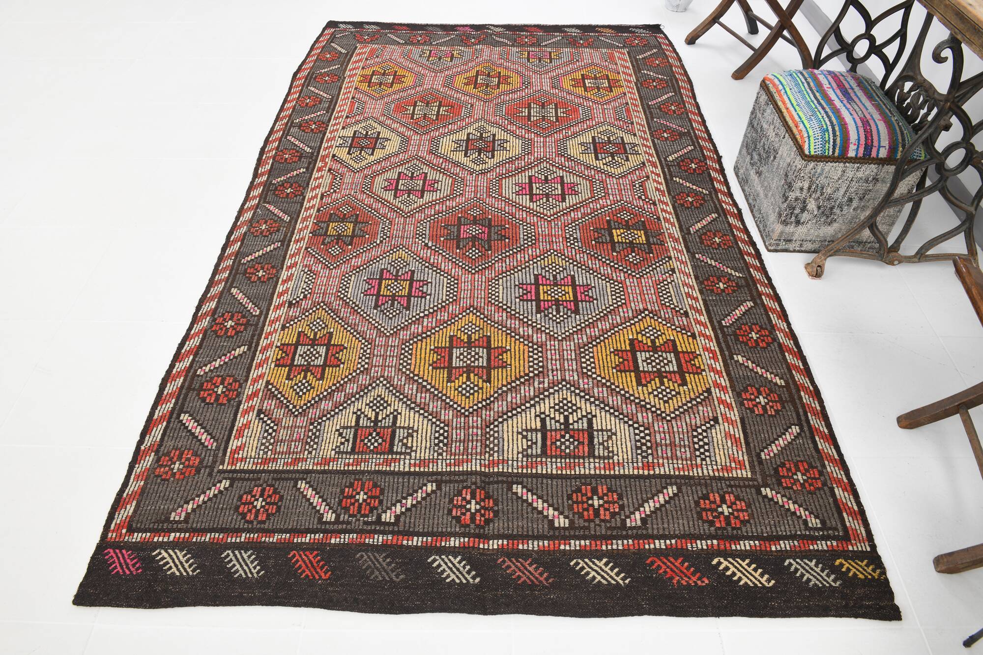 5x9 Brown Pink Antique Vintage Kilim Rug 166x78Cm SK 2402