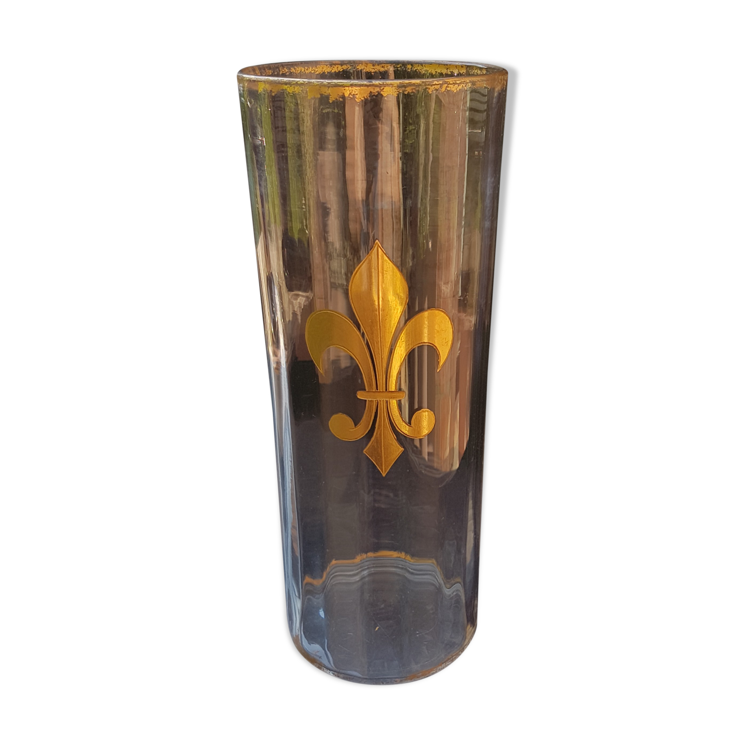 Faceted crystal vase decorated with lily flower