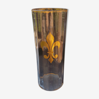 Faceted crystal vase decorated with lily flower