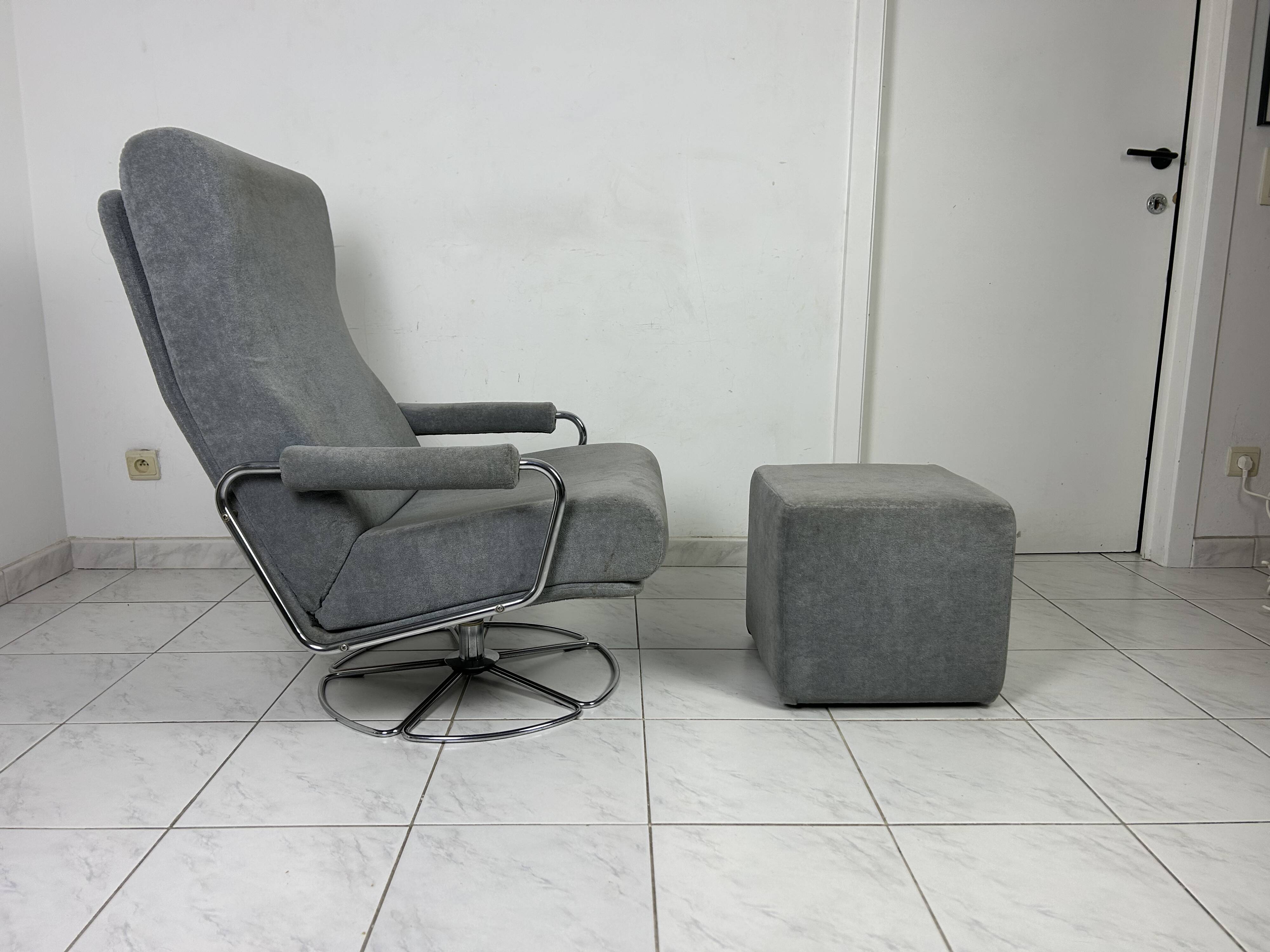 Vintage Gelderland swivel armchair with ottoman Jan des Bouvrie