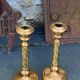 Set of two candlesticks in brass dore, pattern of ivy leaves chiseles on the columns, vintage