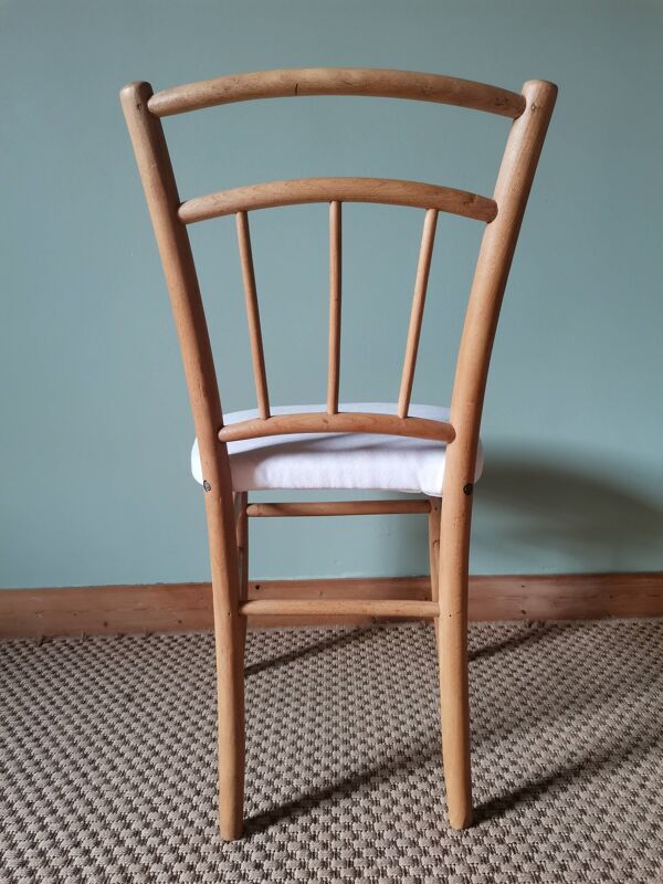 Chaises bistrot anciennes blanches