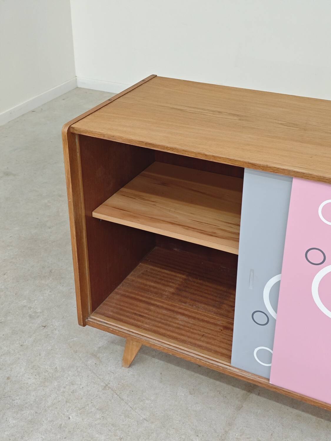 Buffet U 452 rose et gris par Jiri Jiroutek pour Intérier Praha