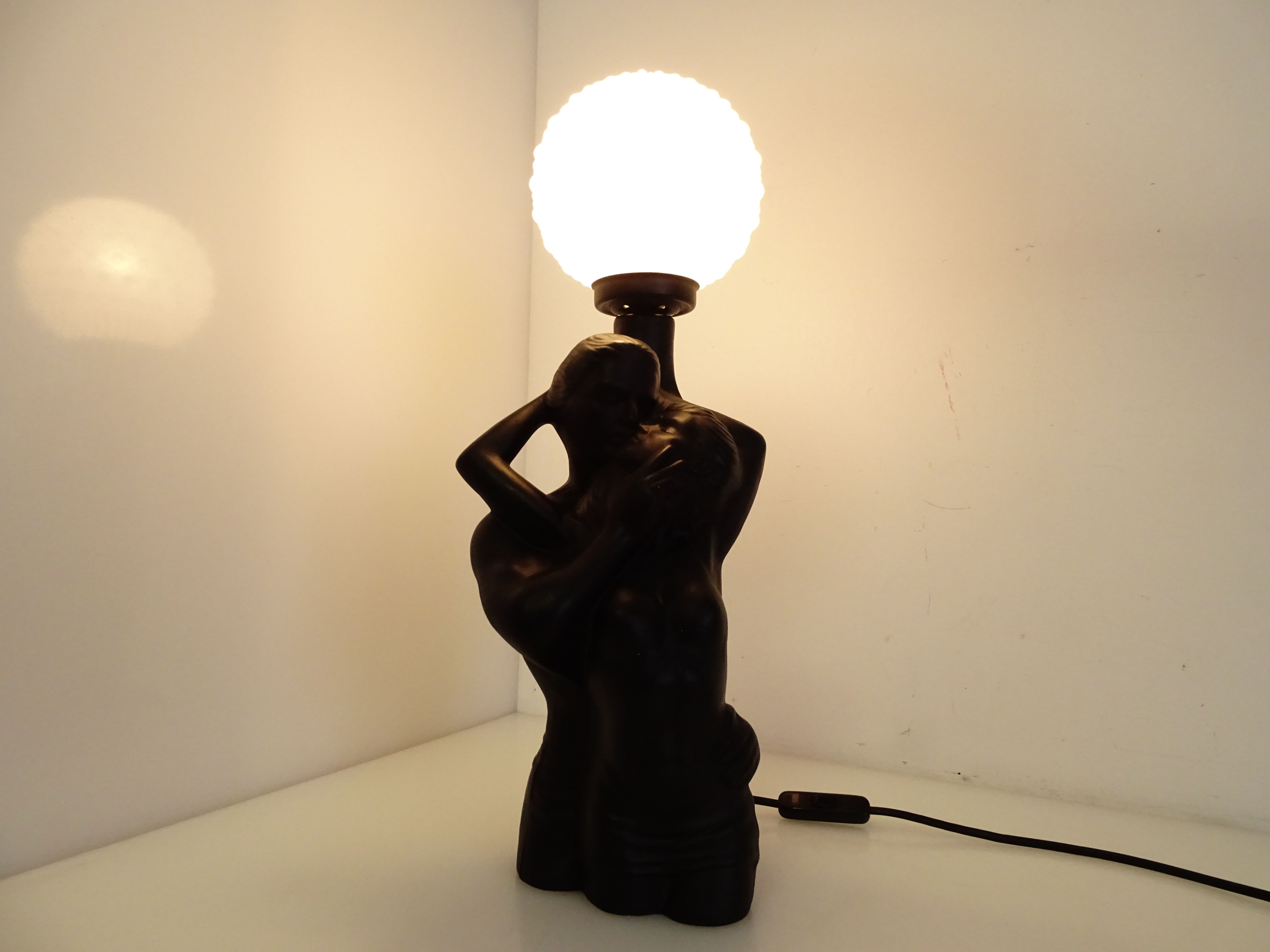 Ceramic love couple lamp and opaline ball