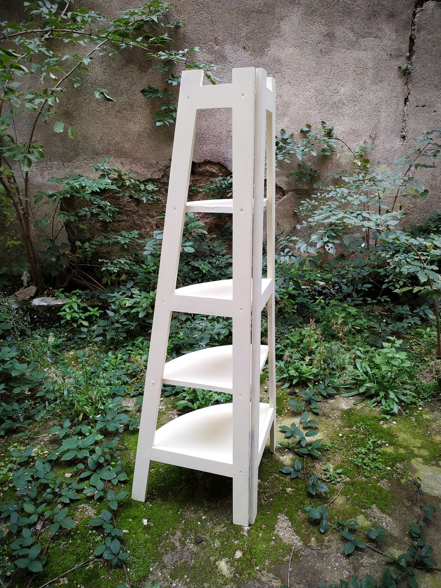 Vintage corner shelf