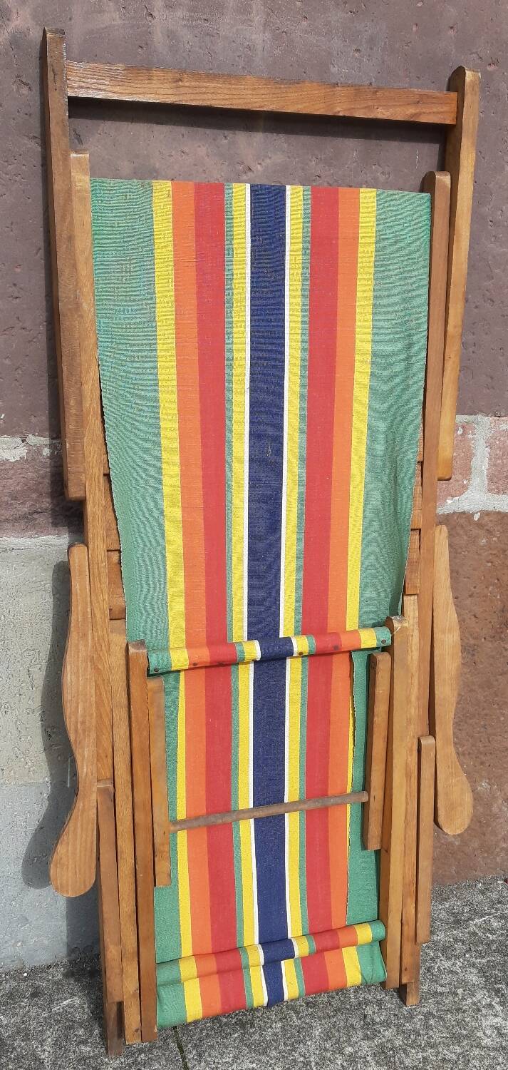 Vintage deckchair, lounge chair or chaise longue