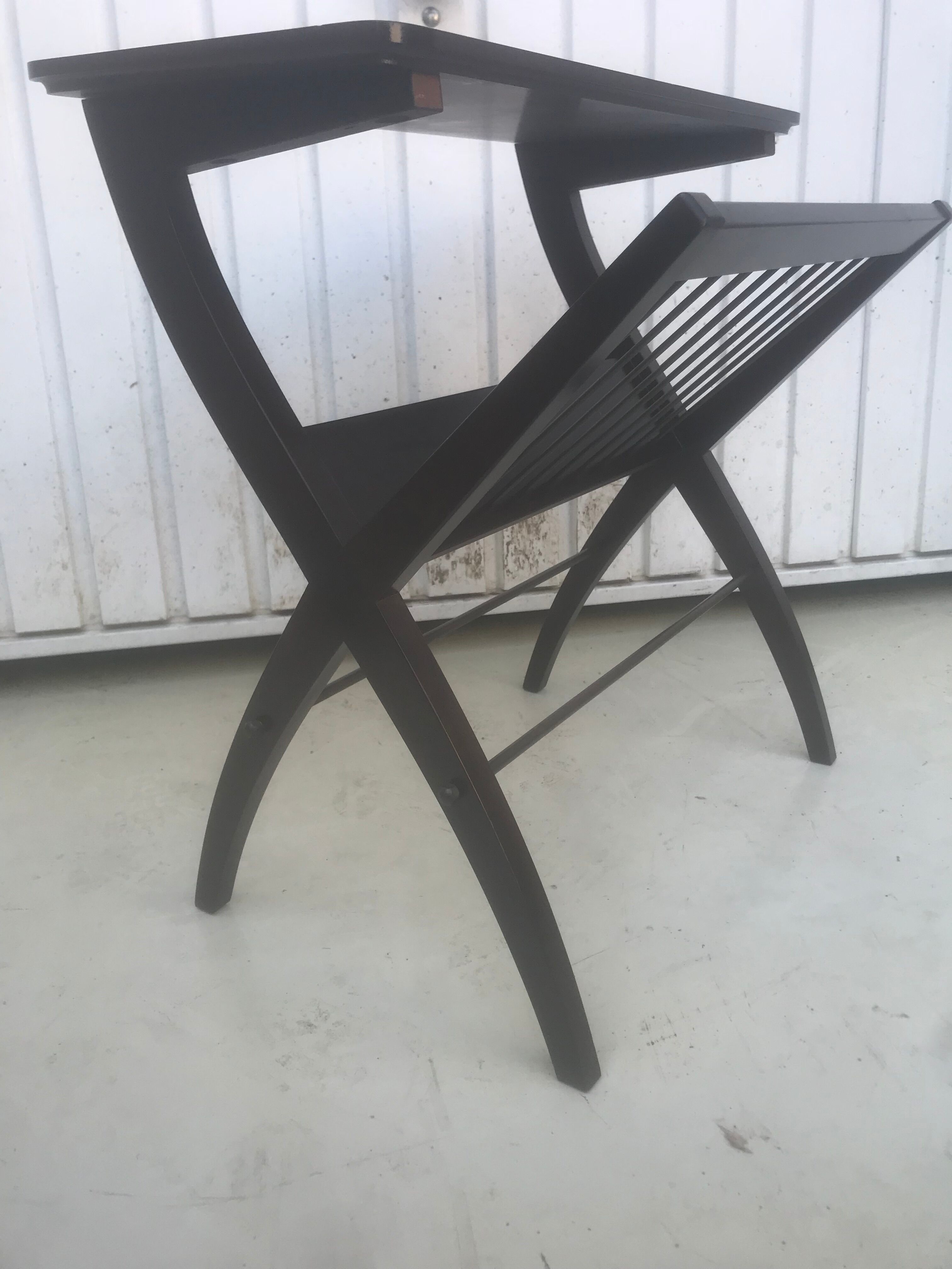 Modernist magazine door