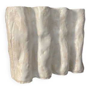 Céramique brutaliste