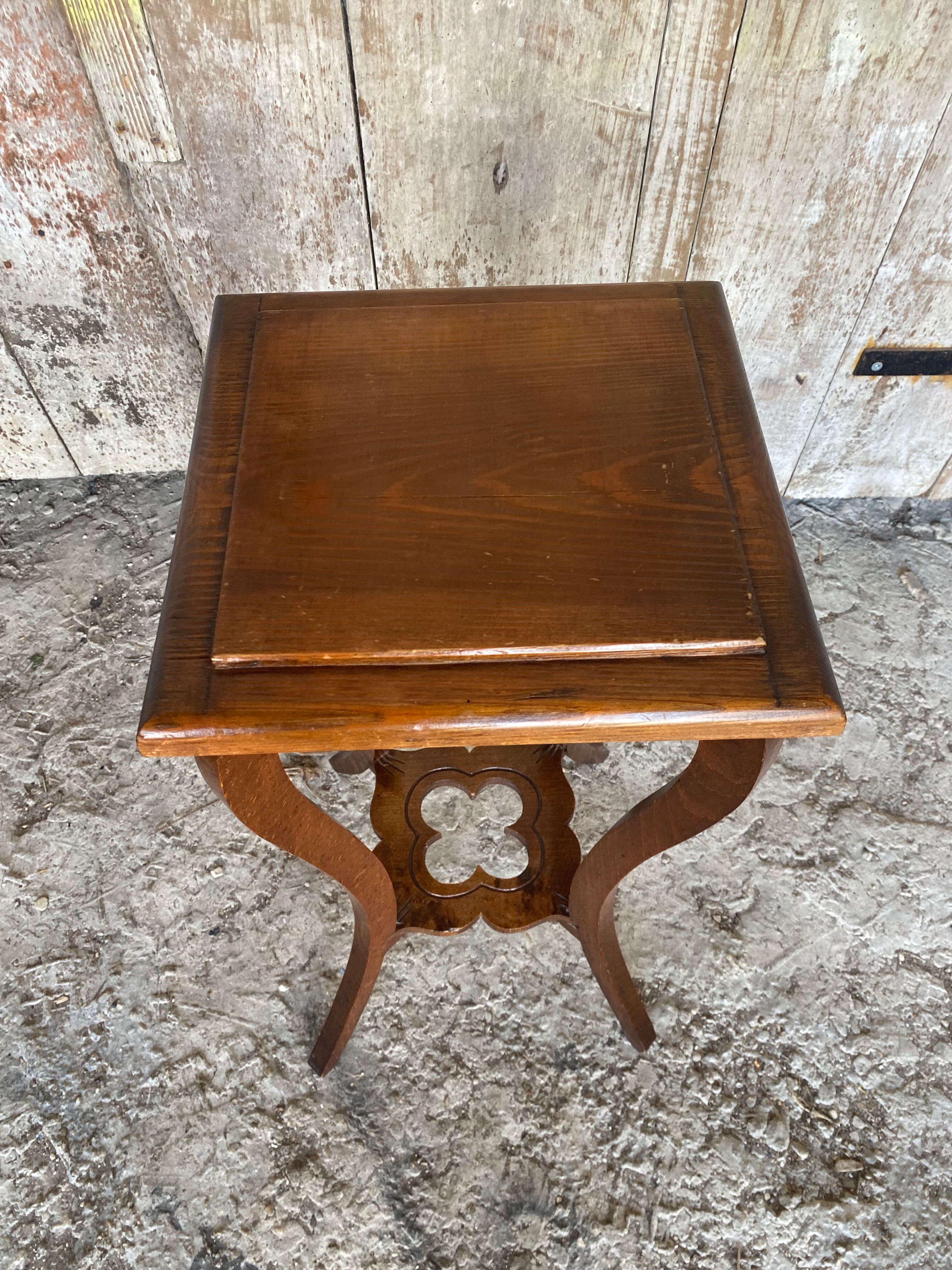 Vintage Carved Wood Side Table Plant Stand #D996