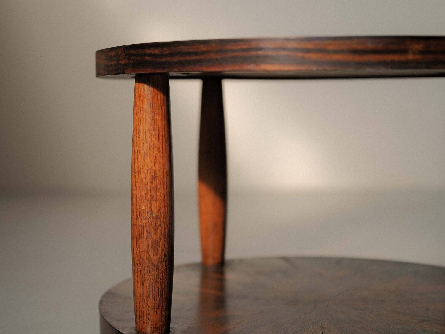 Art Deco gueridon in marquetry, circa 1930.