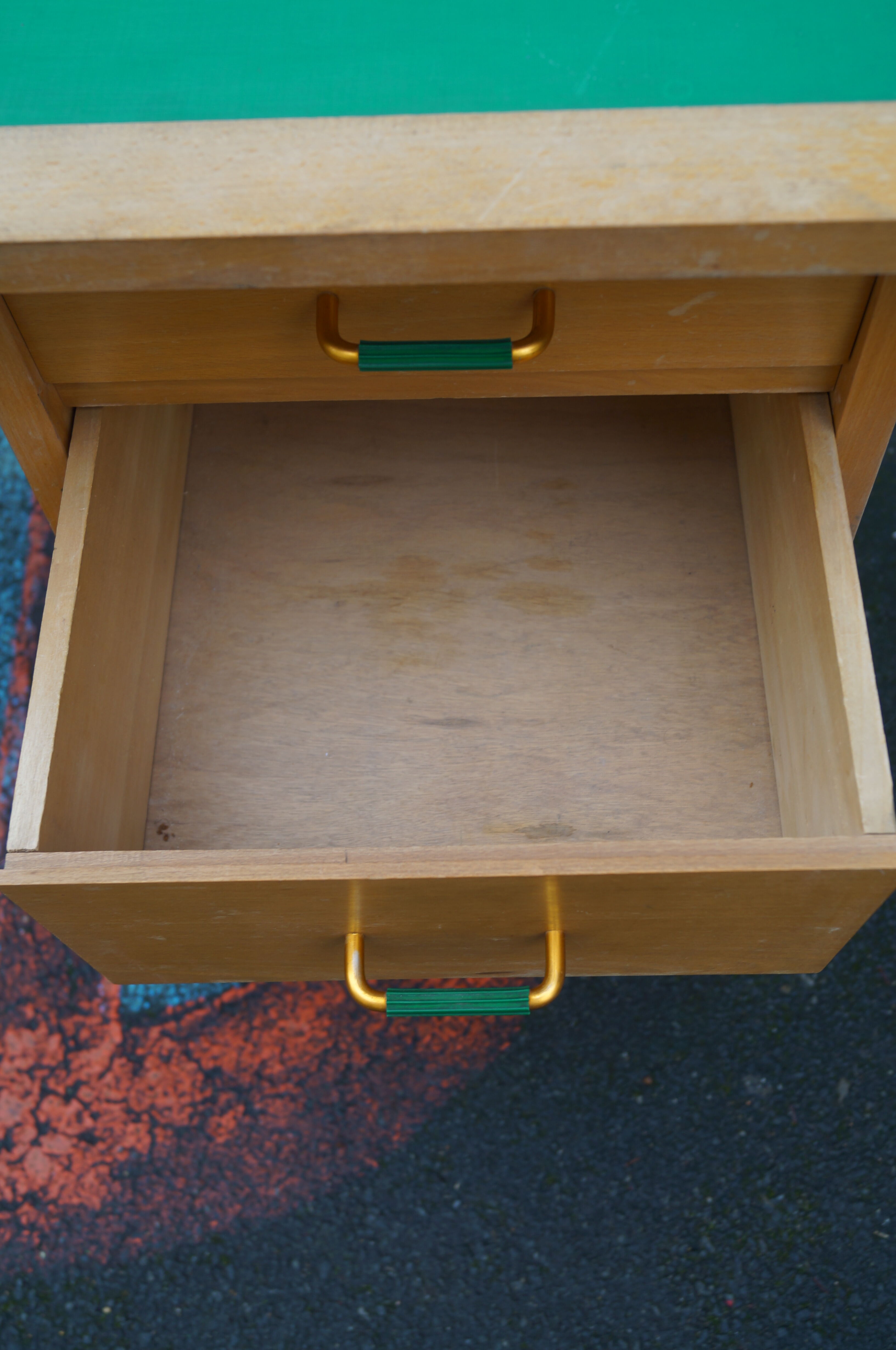 Office 1950 foot compass