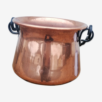 Copper pot cache