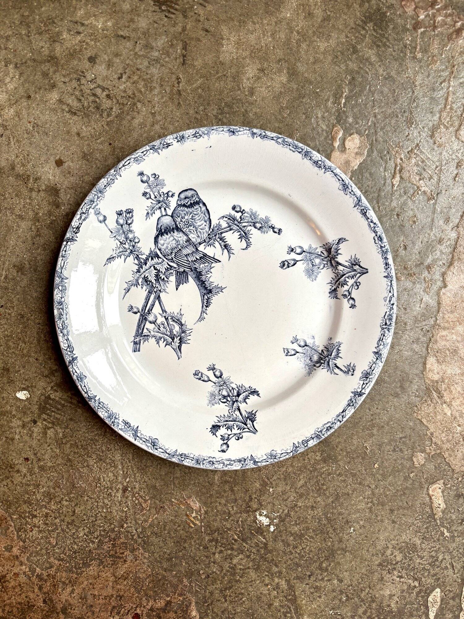 Clairefontaine - Léon Graves round dish in iron earth, "Chardonnerets" service, late 19th century