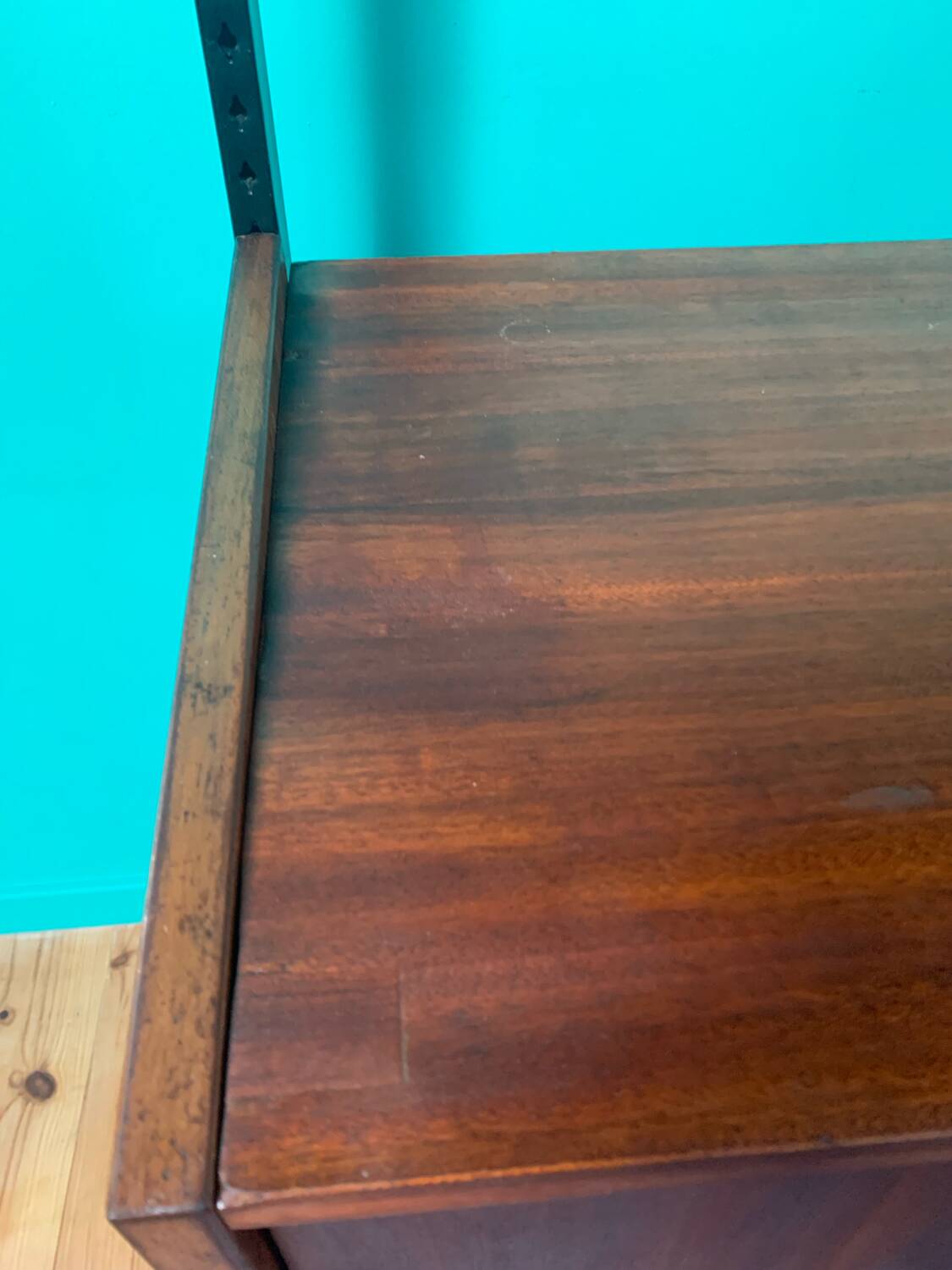 Vintage Scandinavian Library - Olaio