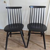 Set of 2 black wooden chairs
