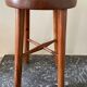 Tabouret en bois verni