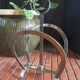 Porte-revues vintage en acier inoxydable brillant