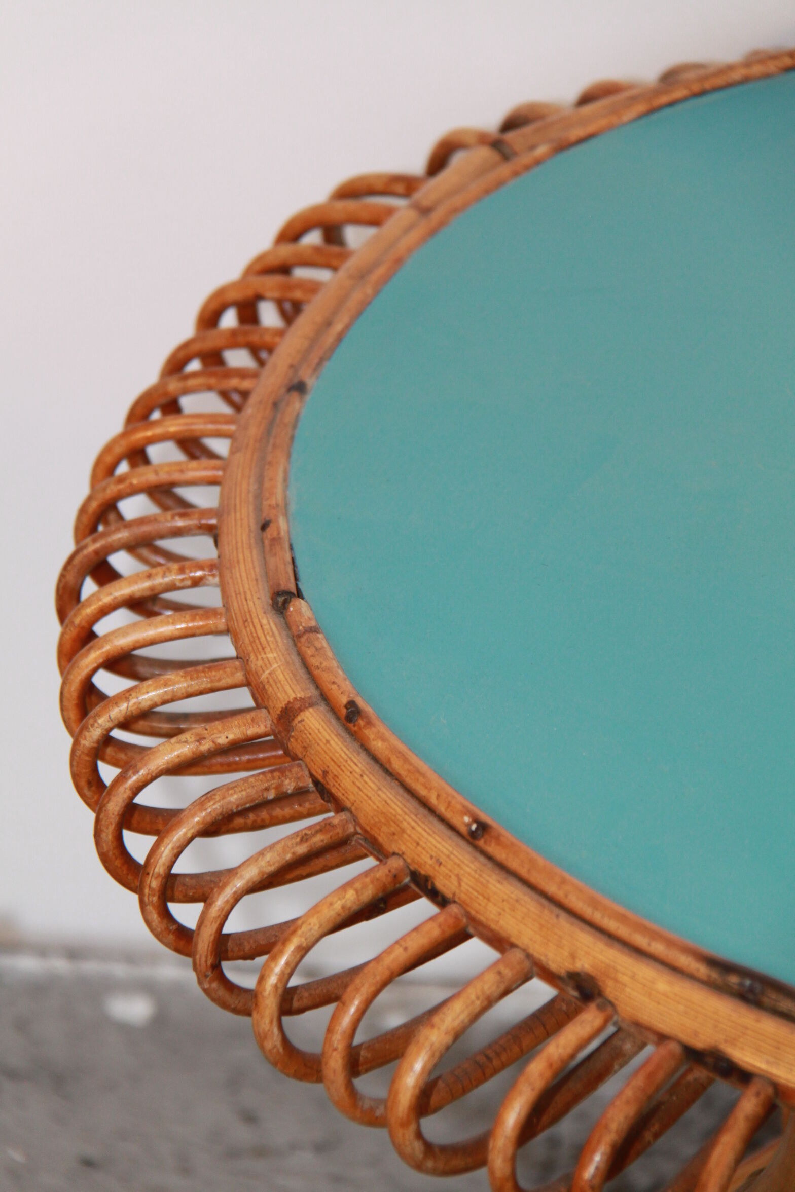 Table en rotin ronde