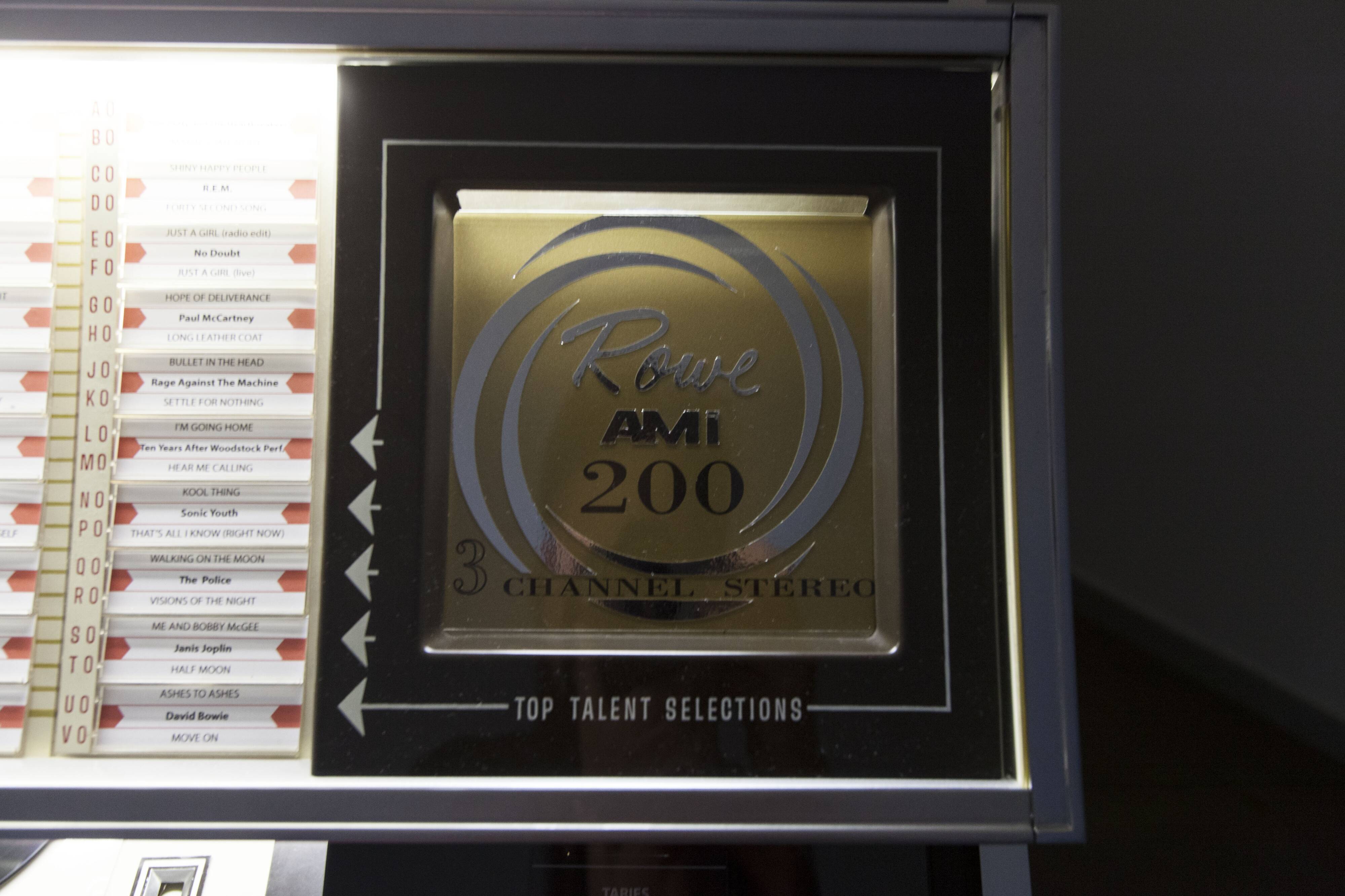 Jukebox Rowe friend from 1963 model "Jal" capa 100 vinyls pop, rock, metal compilation from 1950 to 1990