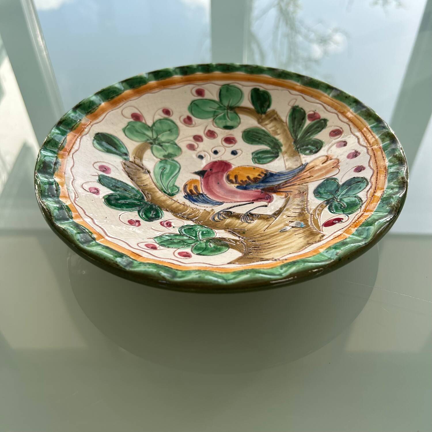 Artisanal plate with bird decor