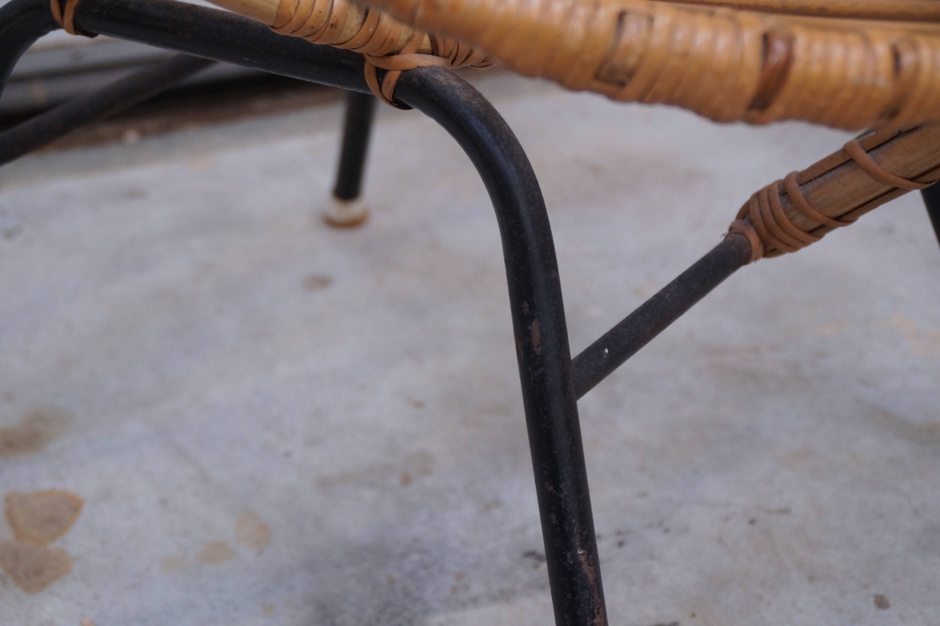 Paire de fauteuils corbeille en rotin