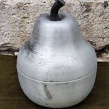 Pourer shaped ice bucket