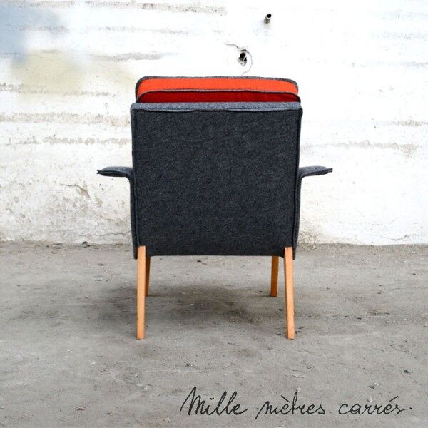 Fauteuil vintage entièrement rénové (bois, tissu, garniture).