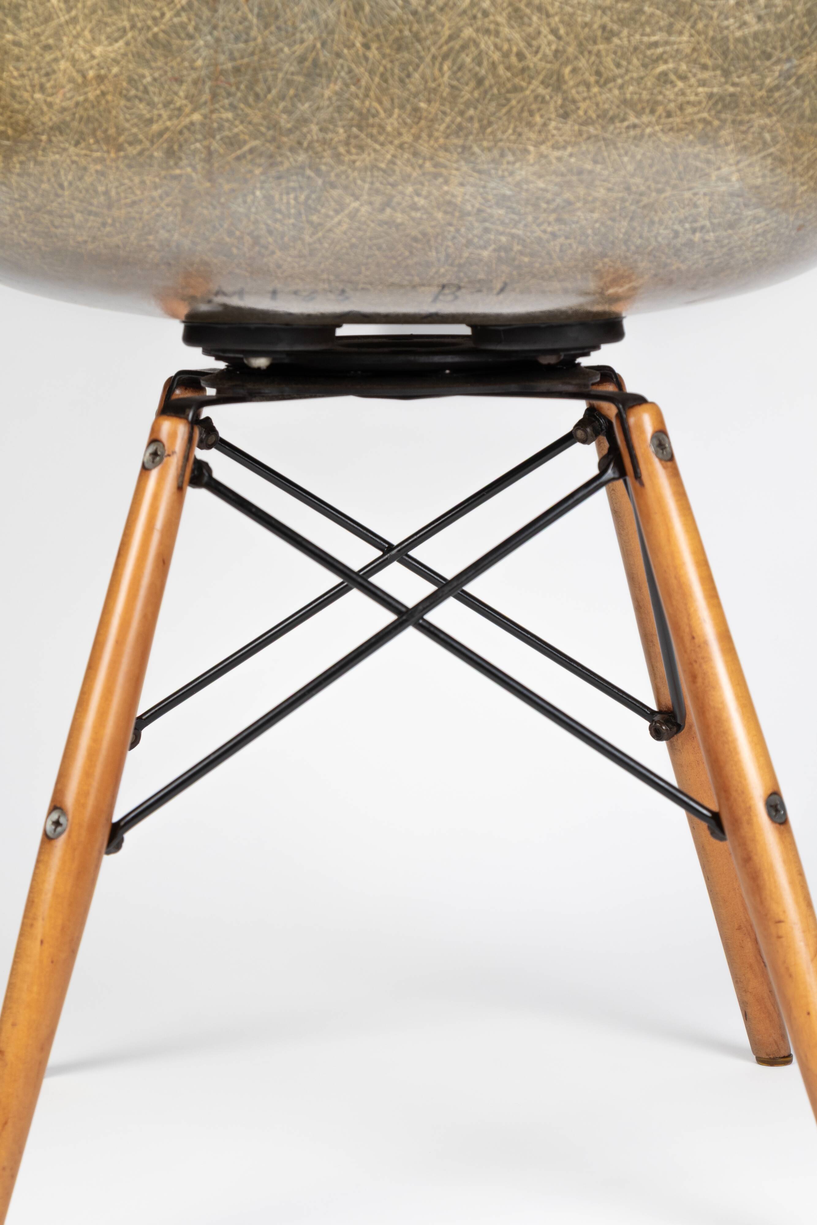 Fauteuil Paw, Charles Eames, fabrication Zenith Plastics pour Herman Miller