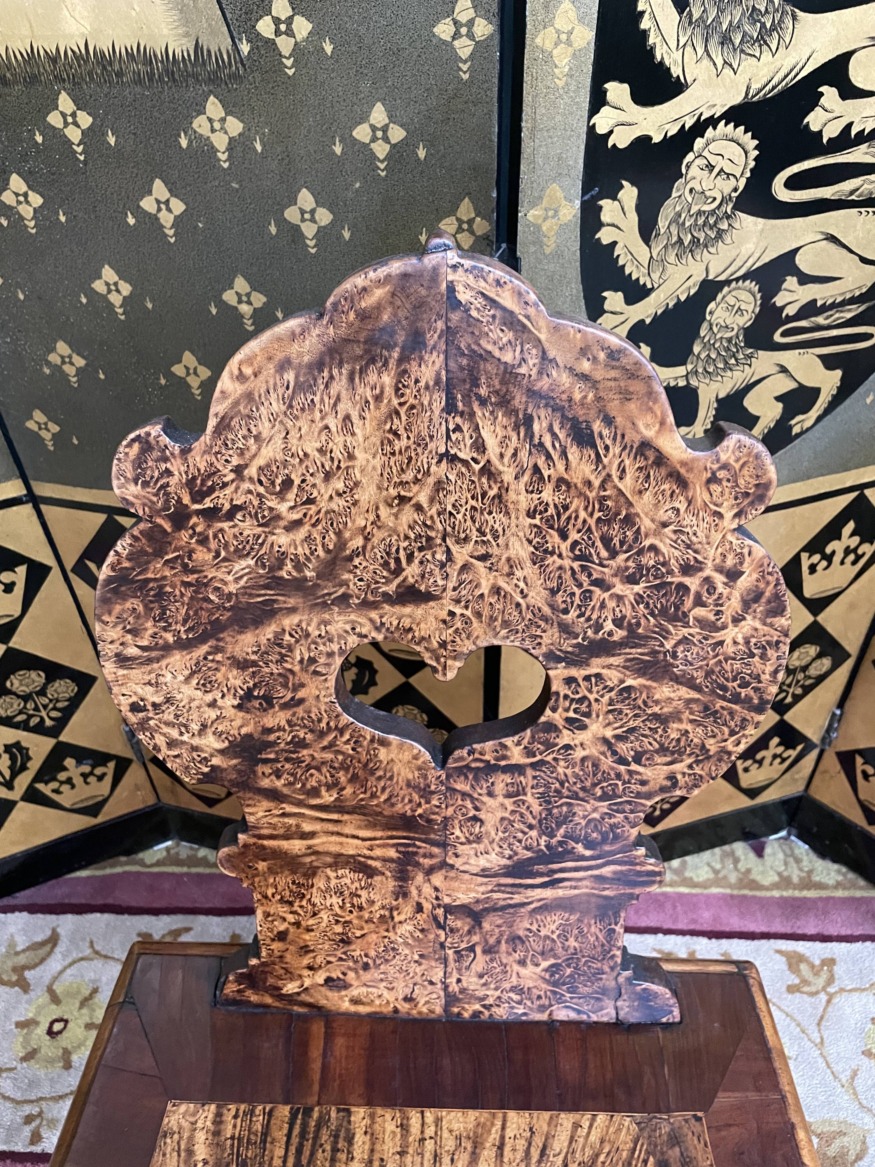 Suite of 4 Alsatian chairs in elm magnifying glass