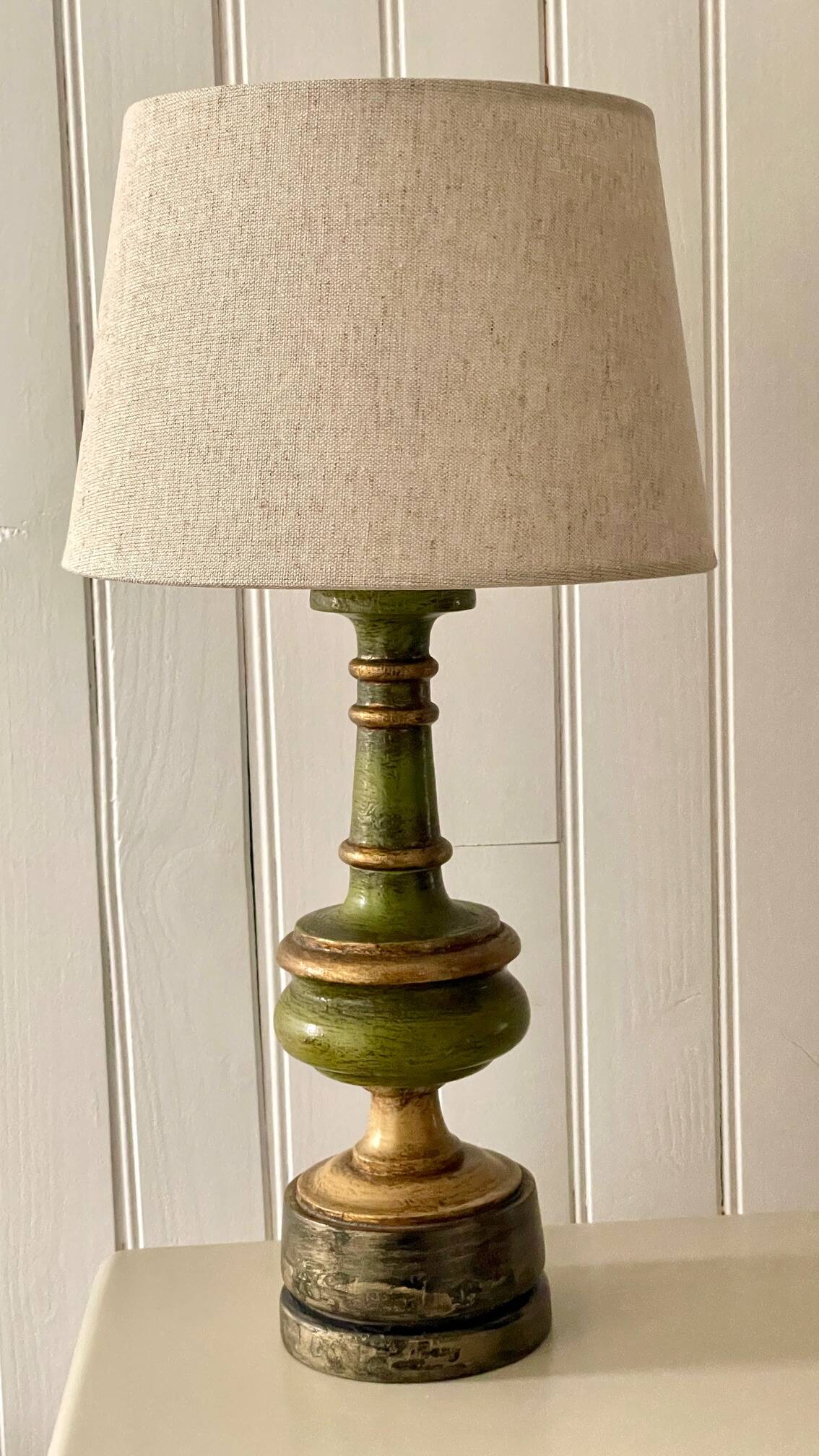 Vintage lamp in turned wood chic gold