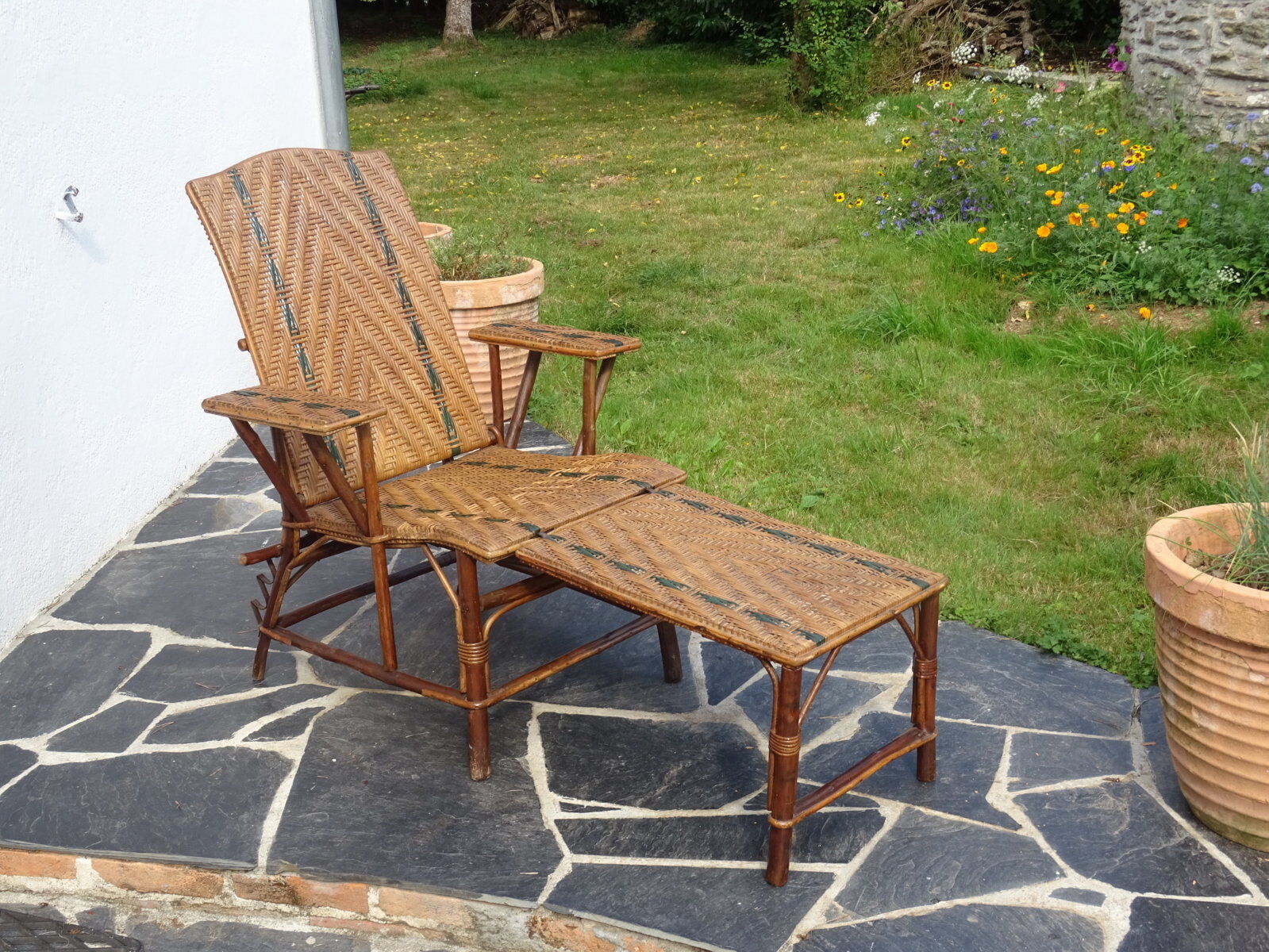 Rattan folding lounge chair