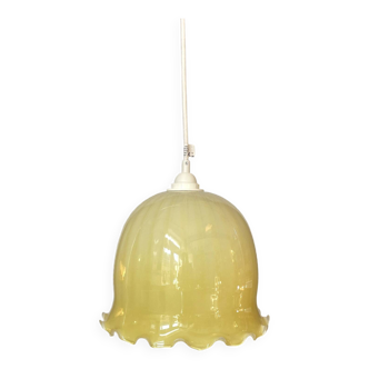 Suspension vintage en opaline jaune rayée