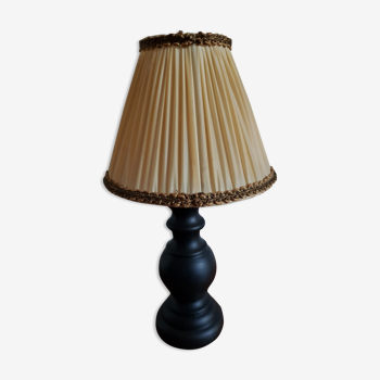 Lampe vintage pied bois noir abat-jour plissé